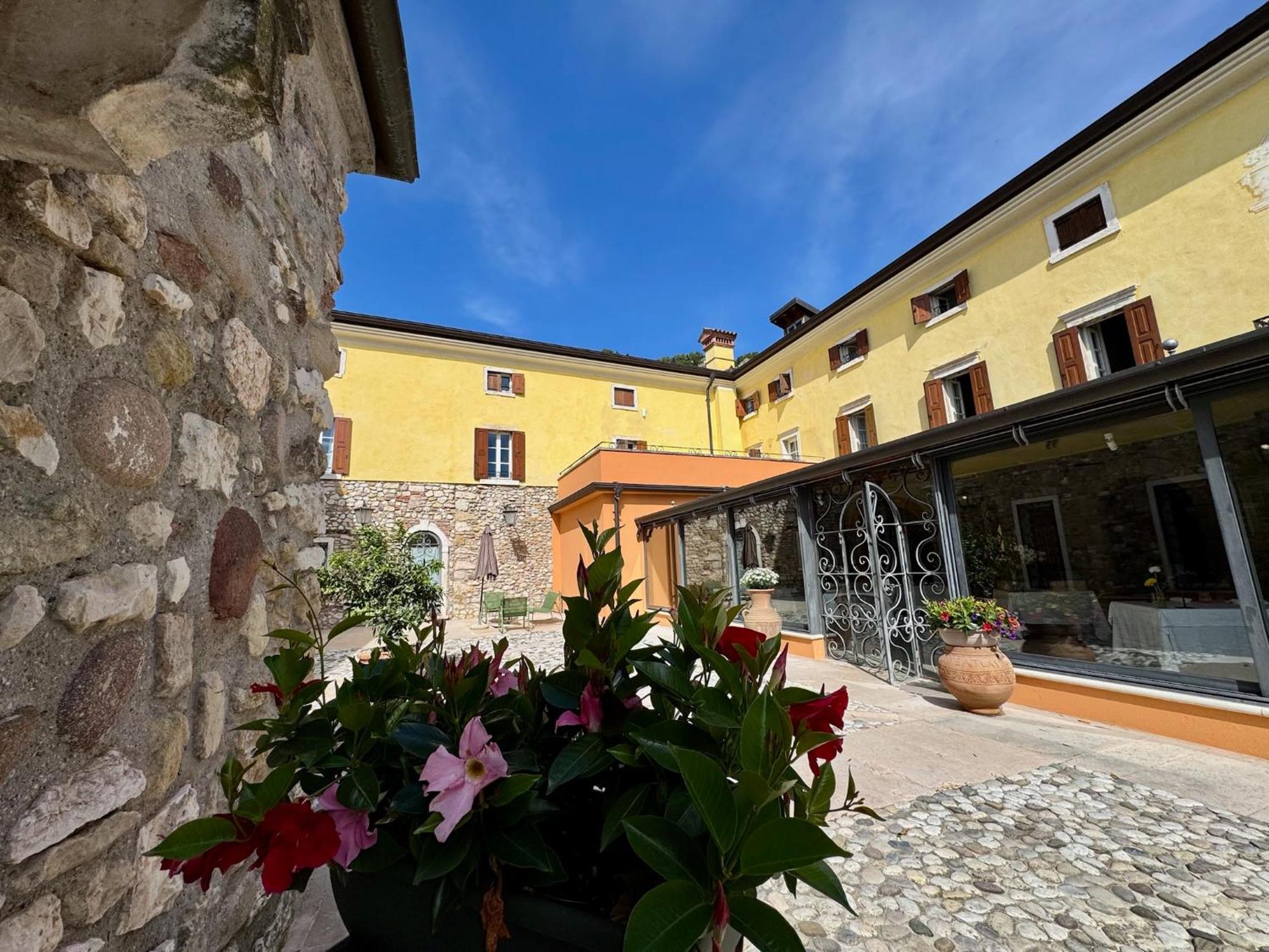Corte Impero Hotel & Restaurant Affi Exterior photo