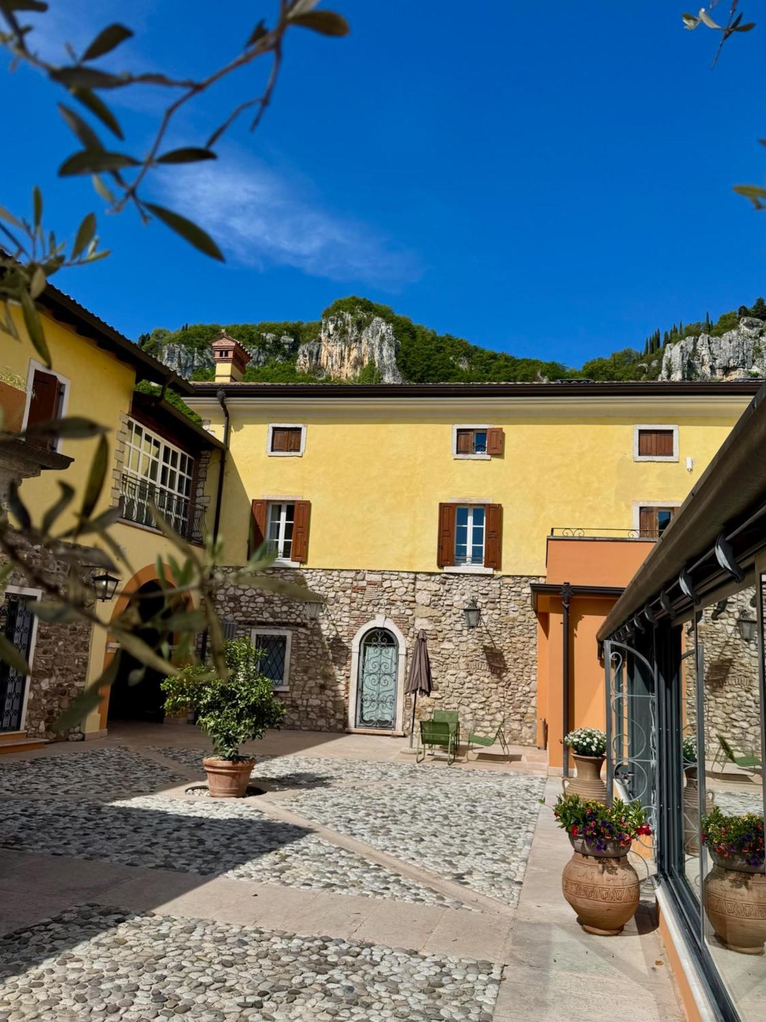 Corte Impero Hotel & Restaurant Affi Exterior photo