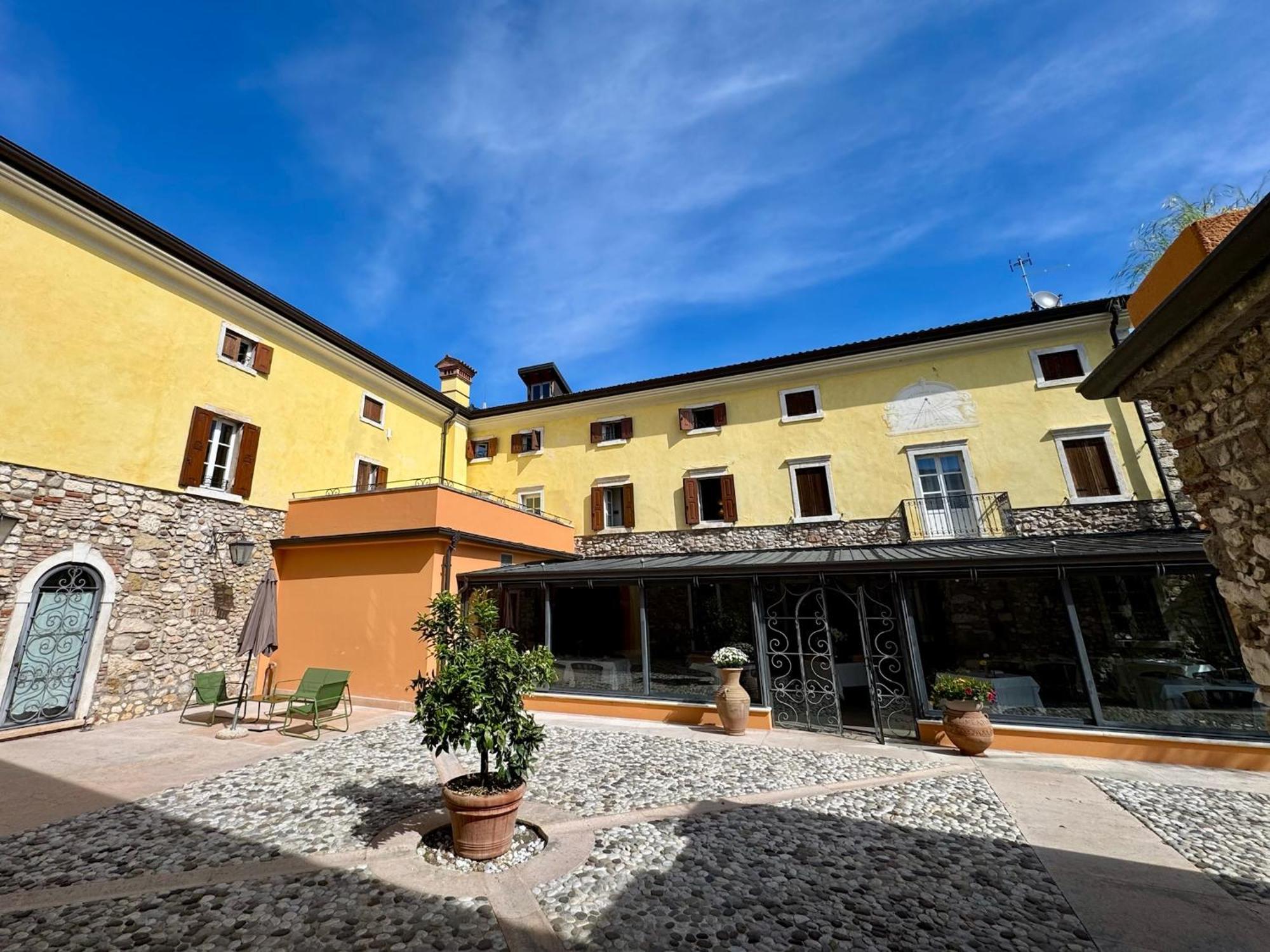 Corte Impero Hotel & Restaurant Affi Exterior photo